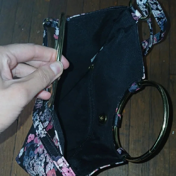 Mossimo Foral and Black Women's Bag - Picture 7 of 10